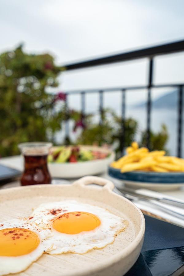 Guemues Yazar Hotel Каш Екстериор снимка