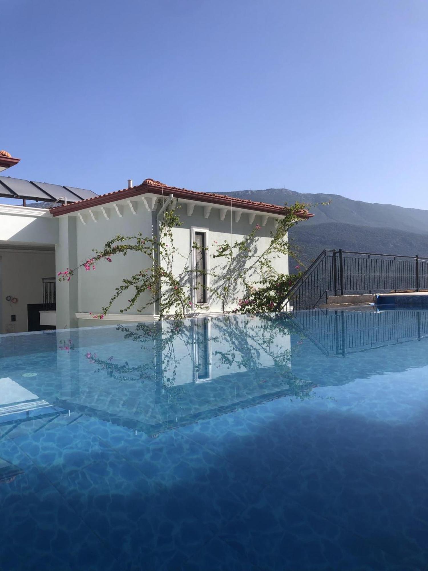 Guemues Yazar Hotel Каш Екстериор снимка
